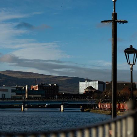 River Side Apartment, City Centre - Beautiful View And Free Parking! Belfast Bagian luar foto