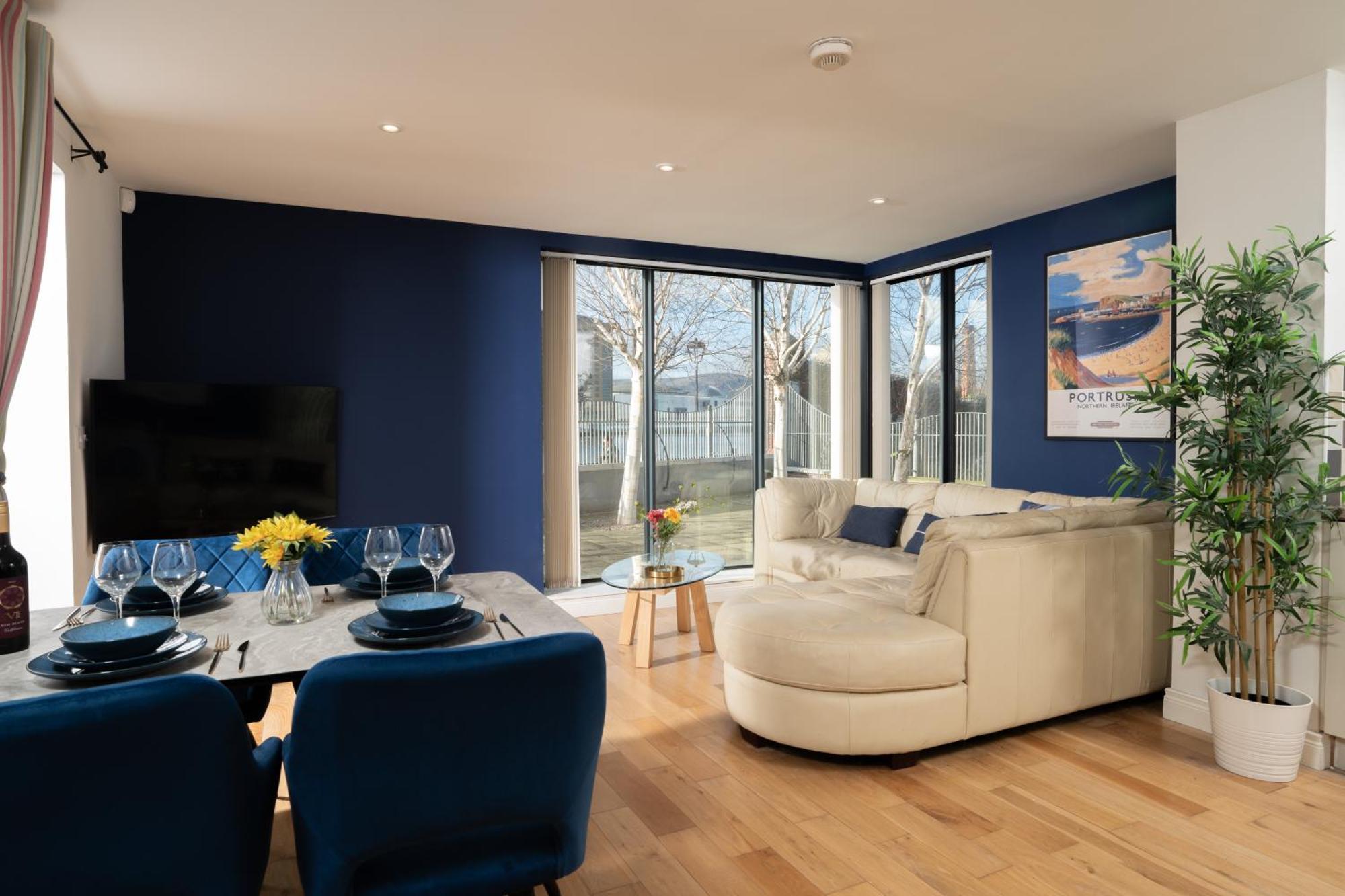 River Side Apartment, City Centre - Beautiful View And Free Parking! Belfast Bagian luar foto
